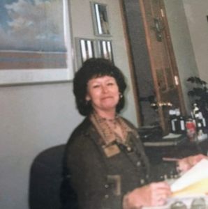 Meet your Posher, Suzanne